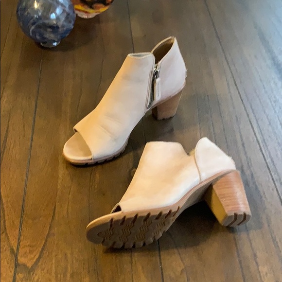 Sorel “Nadia” Booties - Picture 1 of 10